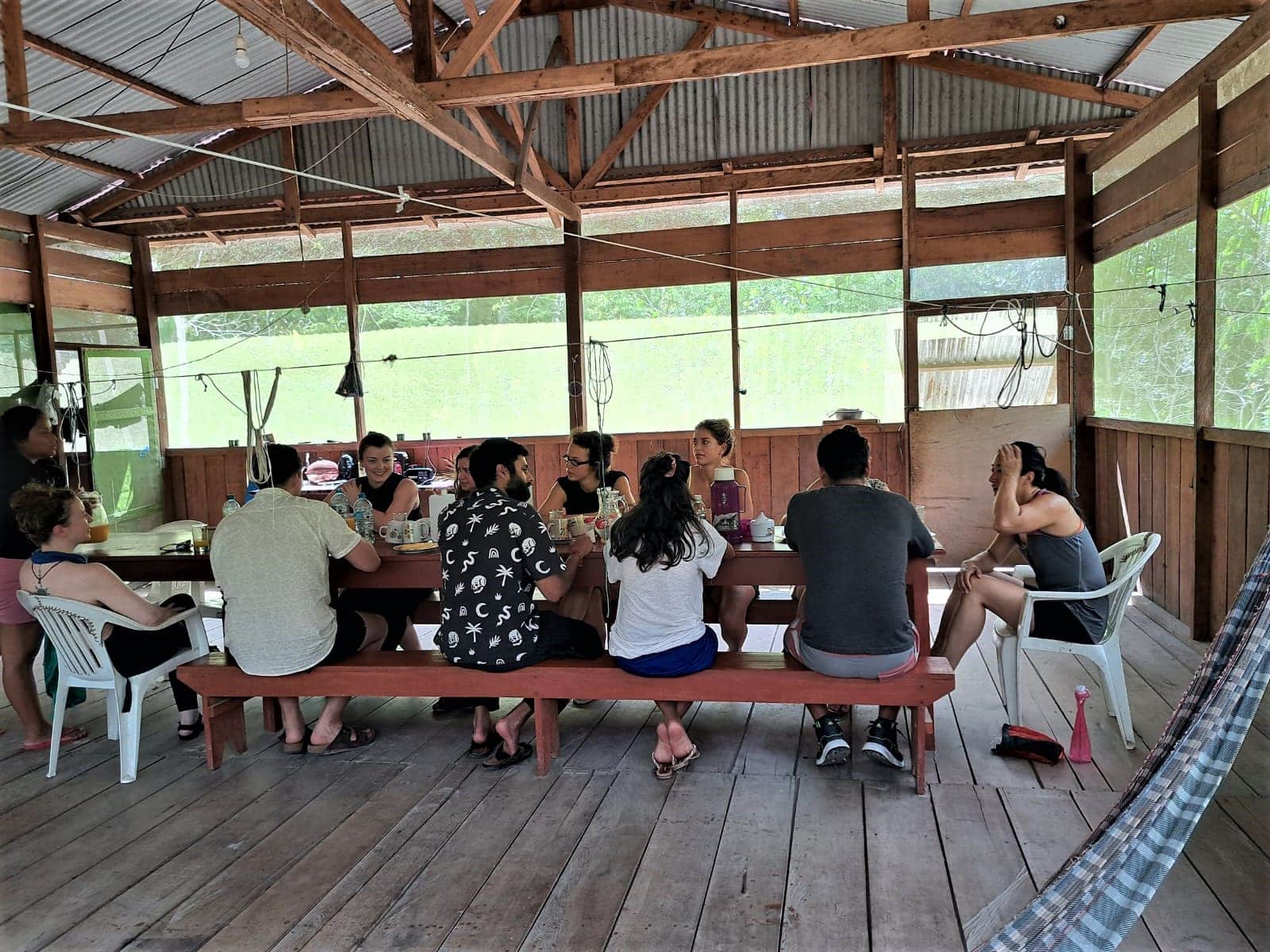 Comedor del Centro Awkipuma, donde se sirve la alimentación vegetariana del retiro